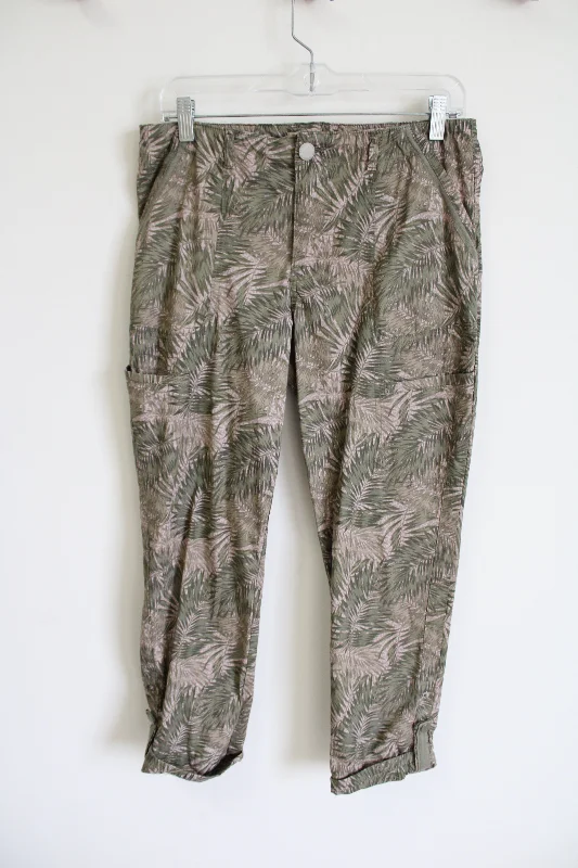 Democracy Green Palm Capri Pant | 8 Lightweight Jogger Pants