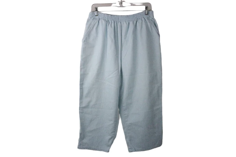 Blue Striped Capri Pant | 16 Fashionable Tapered Leg Pants