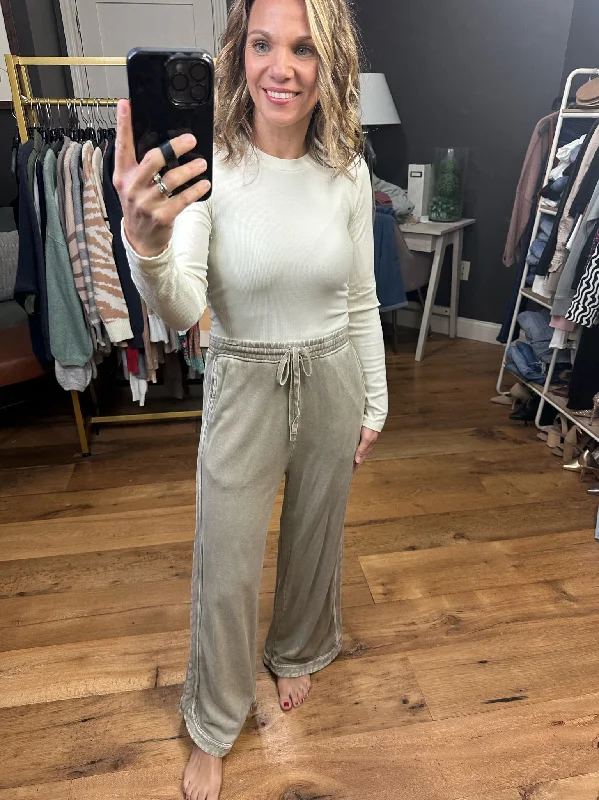 Linked Together Scoop-Hem Pant - Mocha