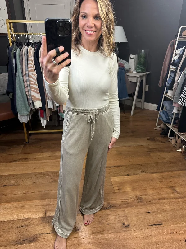 Linked Together Scoop-Hem Pant - Mocha